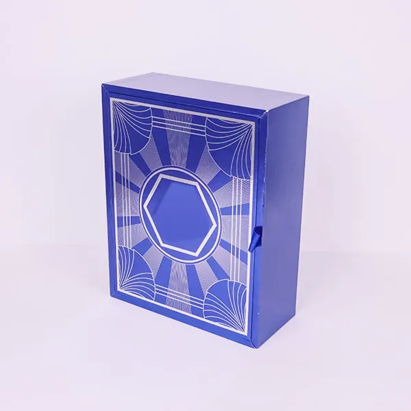 चुंबकीय गिफ्ट बॉक्सेस